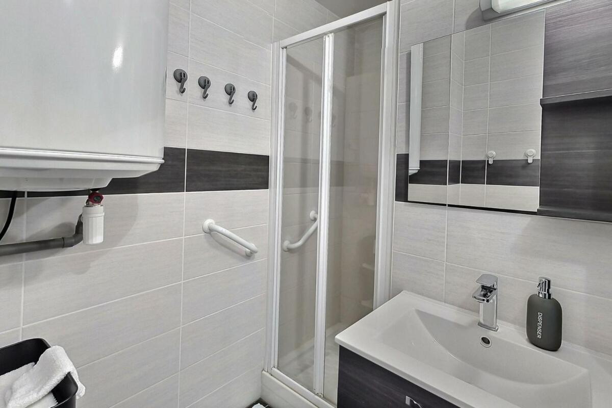 Le Voltaire - Balcon - 2 Chb - 3 Lits - 2 Min Gare Et Cente-Ville - Mon Groom Troyes Exterior photo